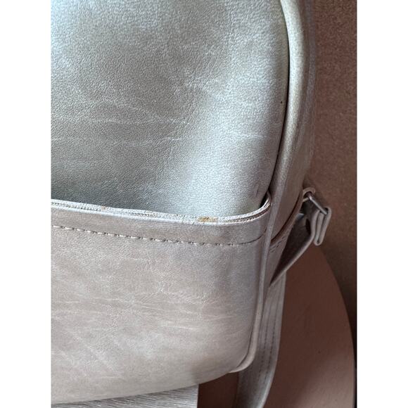 Vintage Cream Faux Leather Messenger/Shoulder Bag 1970s-1980s - Picture 2 of 11